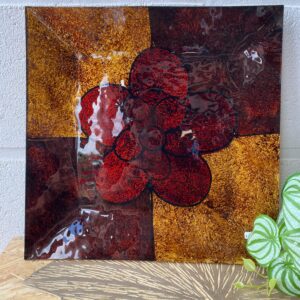 Plato Decorativo Cuadrado - Diseño "Flor de Fuego" en Vidrio Pintado