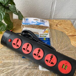 Zapatilla Multitoma con Puertos USB