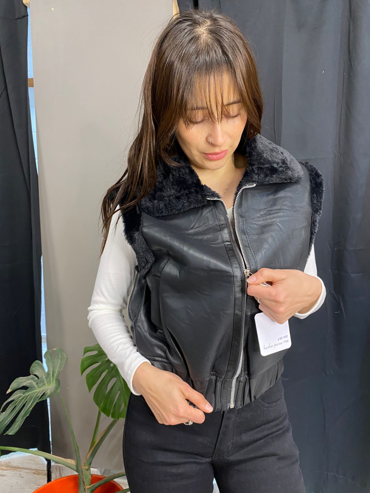 Chaleco Bomber de Ecocuero con Cuello de Piel - Imagen 2