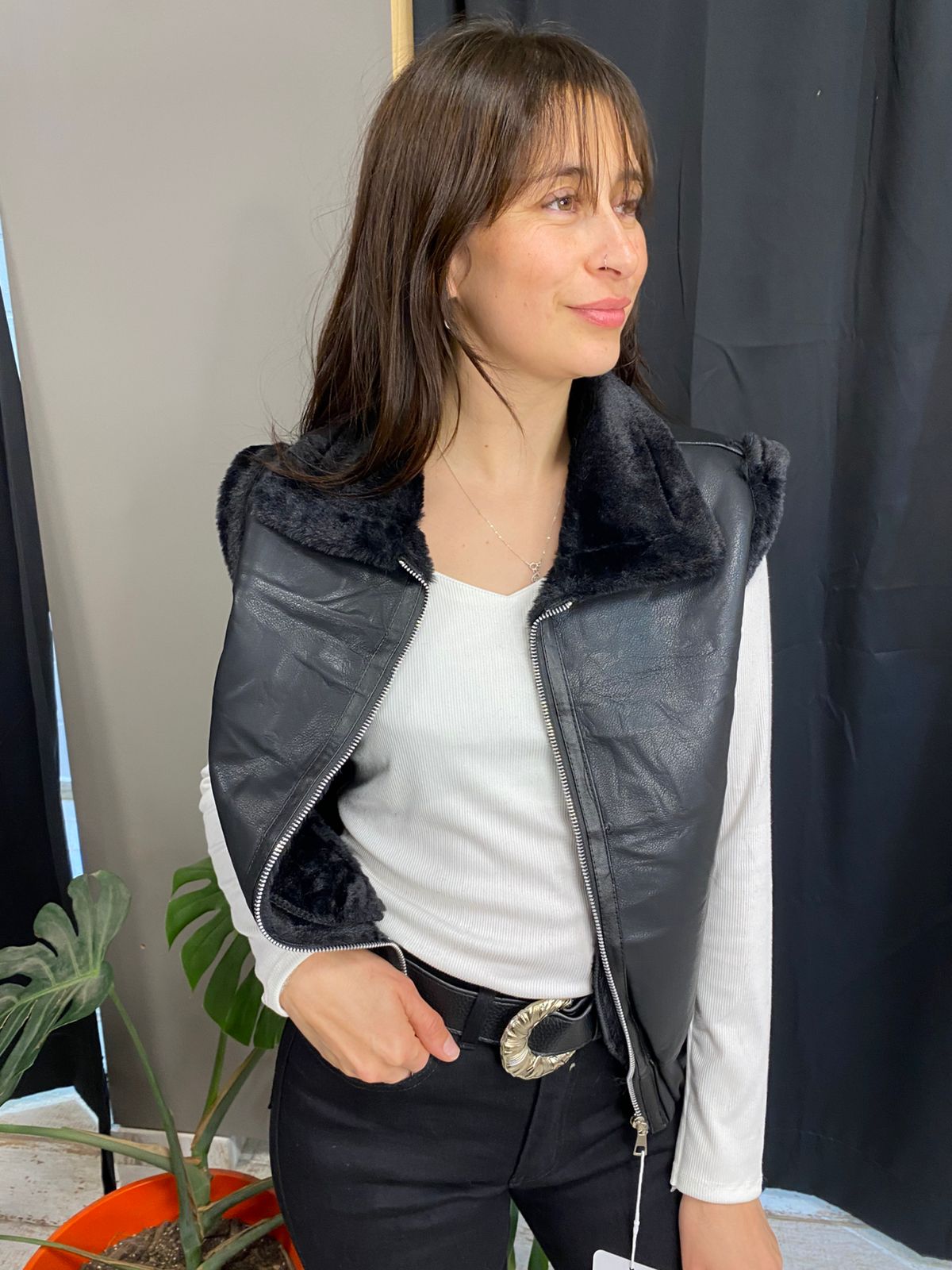 Chaleco Bomber de Ecocuero con Cuello de Piel